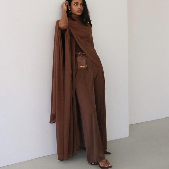 Amara Set - Picture 1 of 3